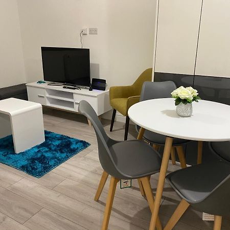 Marie'S Serviced Apartments- 2 Bedroom City Stay Bedford Esterno foto