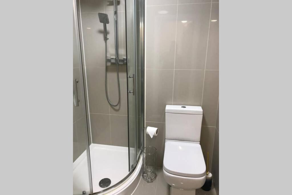 Marie'S Serviced Apartments- 2 Bedroom City Stay Bedford Esterno foto