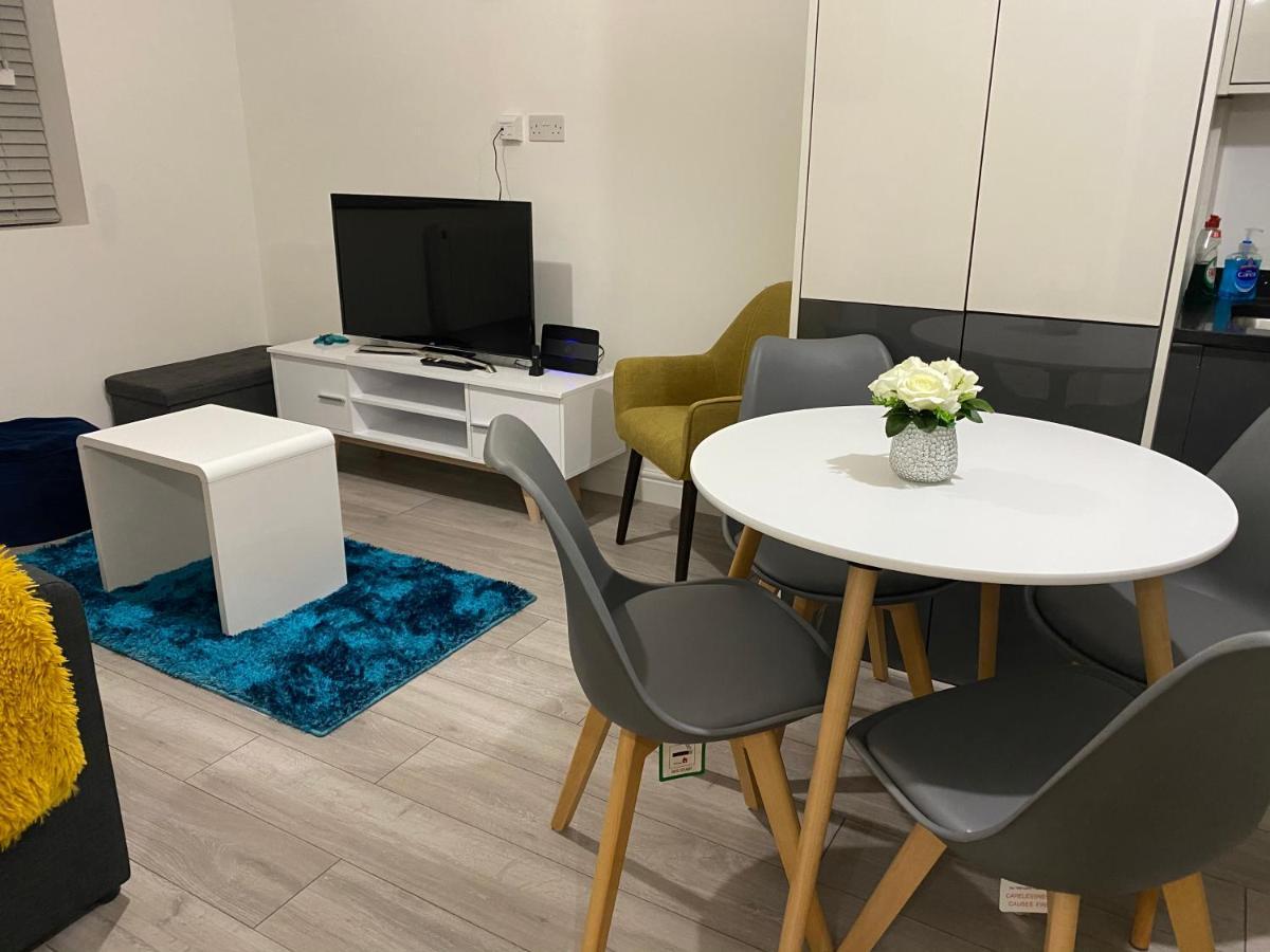 Marie'S Serviced Apartments- 2 Bedroom City Stay Bedford Esterno foto